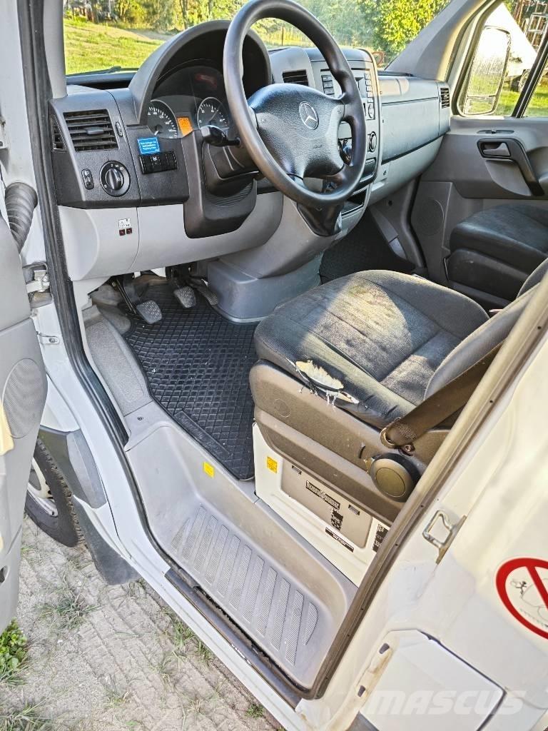Palfinger P 250 BK Plataformas aéreas montadas em camião
