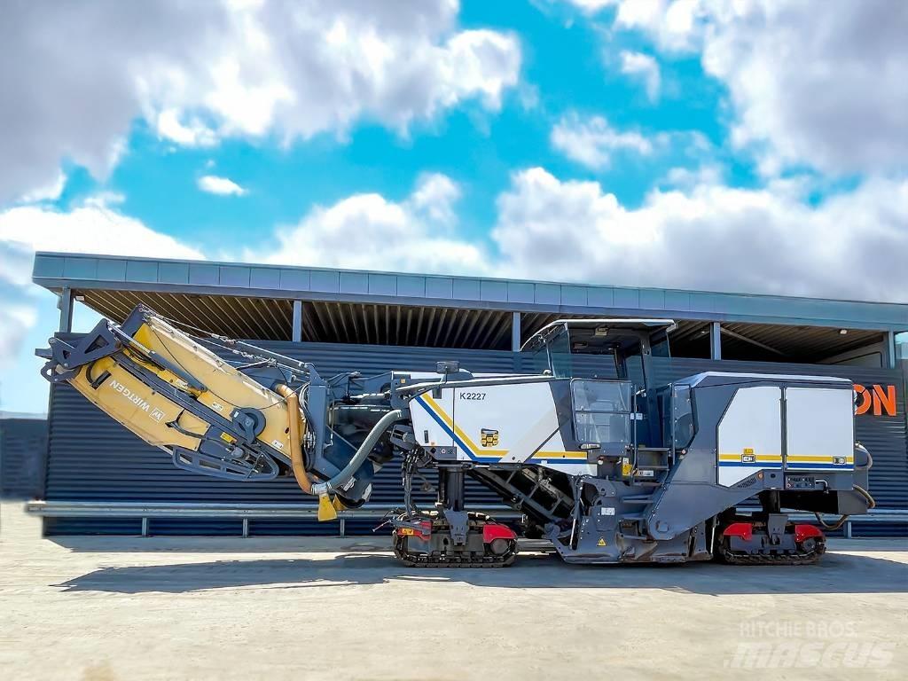 Wirtgen W 220 FI Fresadoras de asfalto