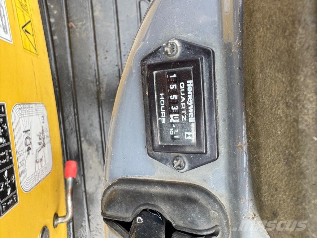Yanmar SV08 (1C171) Mini Escavadoras <7t