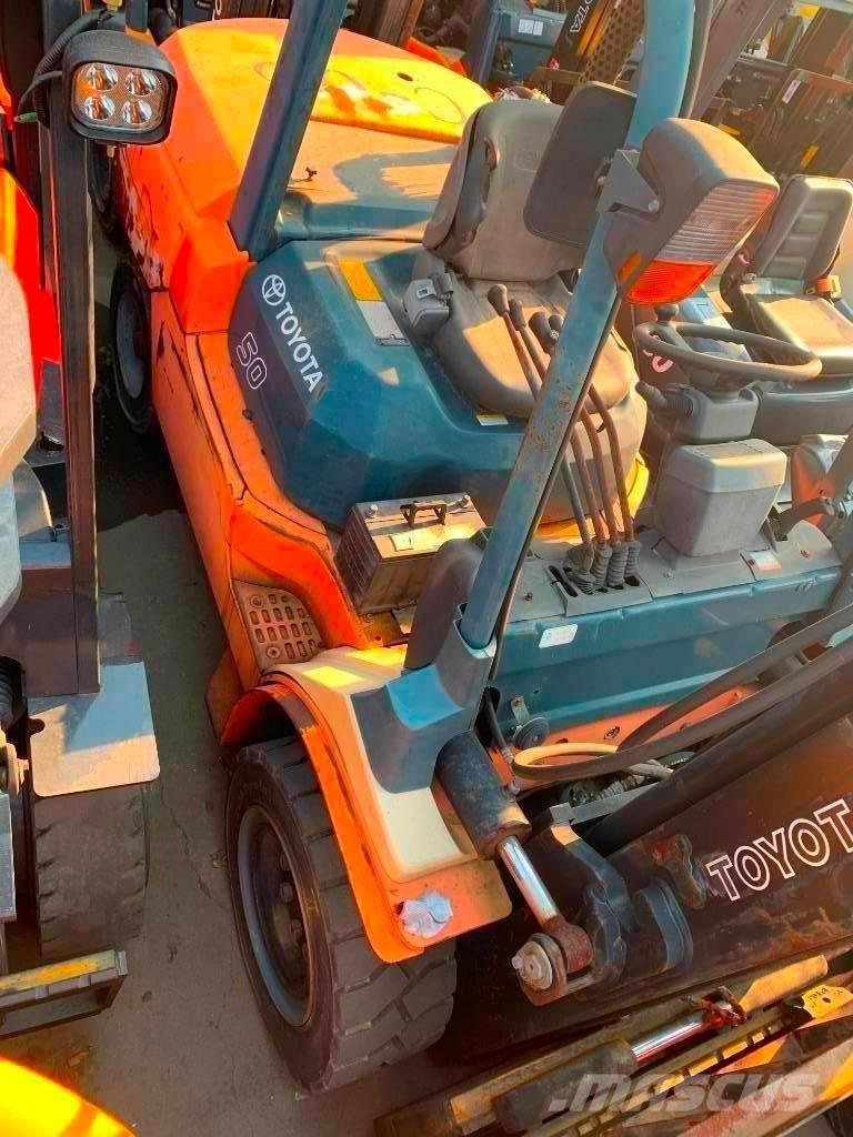 Toyota 7 FDA 50 Empilhadores Diesel