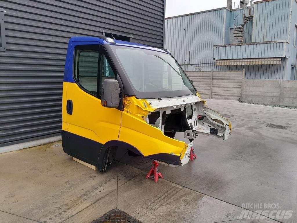 Iveco DAILY Cabines e interior
