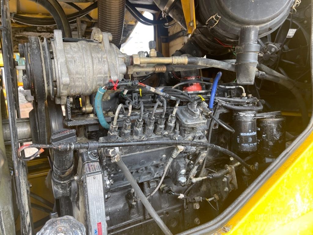 Komatsu WA 270-3 Pás carregadoras de rodas