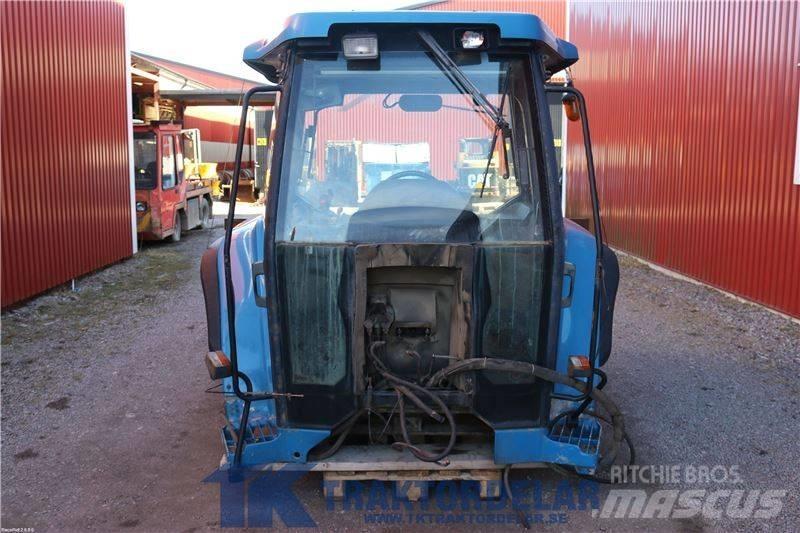 New Holland 8870 Cabines e interior