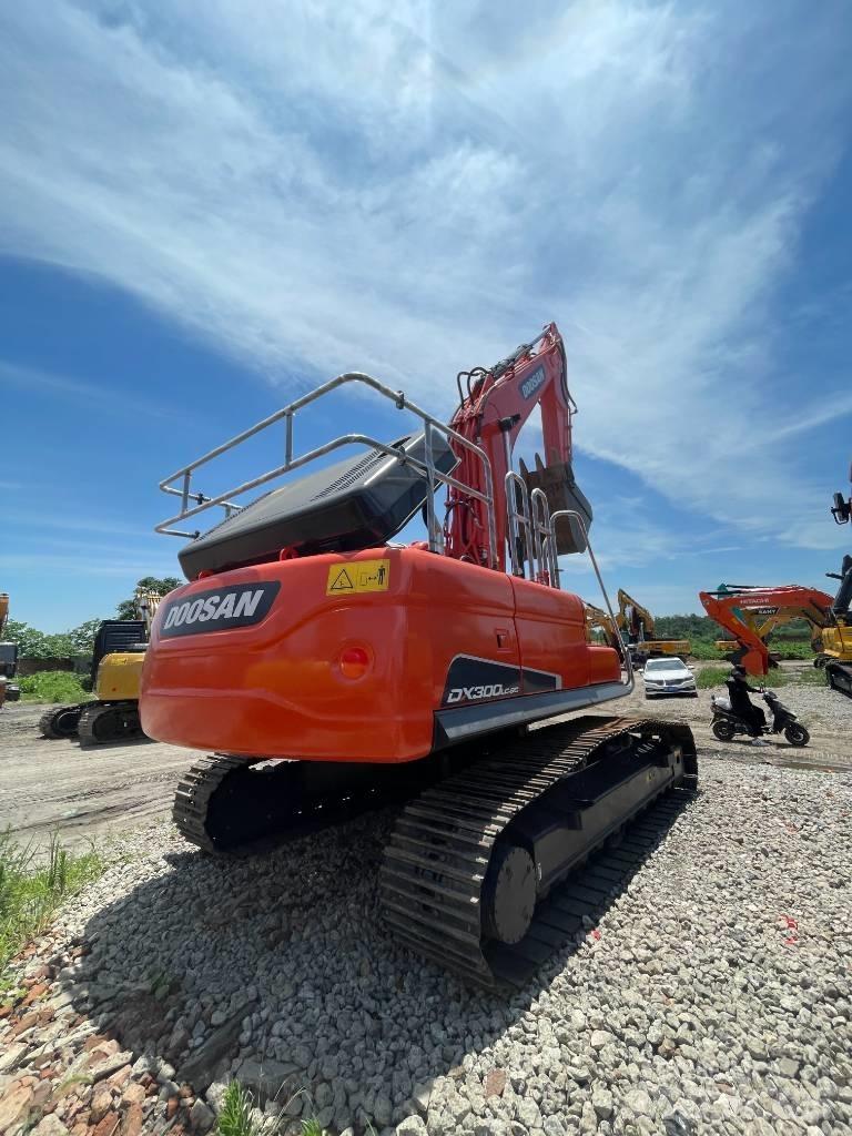 Doosan DX 300 Escavadoras de rastos