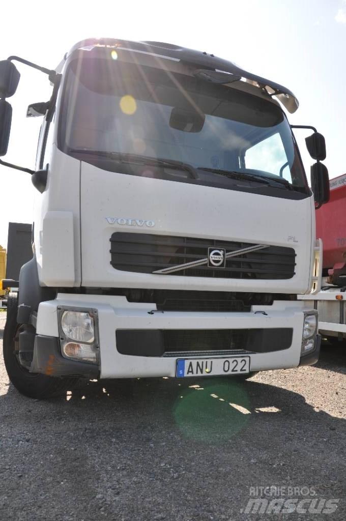 Volvo FL240 4x2 Camiões de chassis e cabine