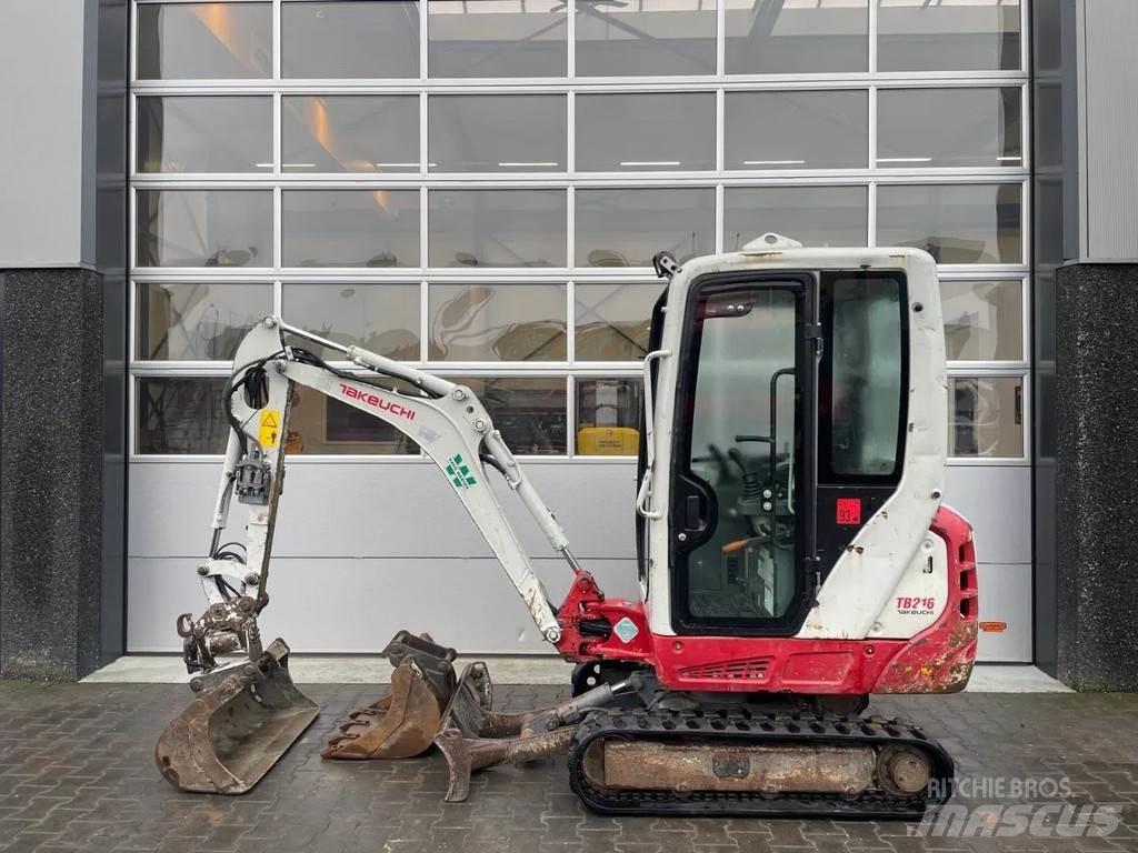 Takeuchi TB216 Mini Escavadoras <7t