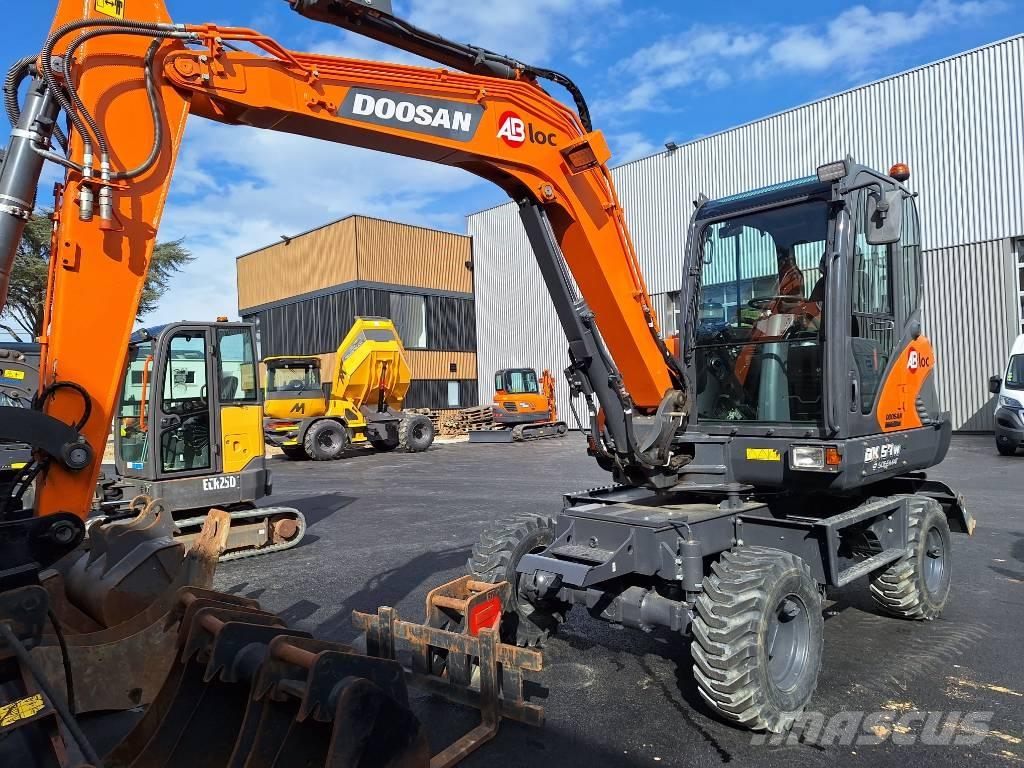 Doosan DX 57 W Escavadoras de rodas