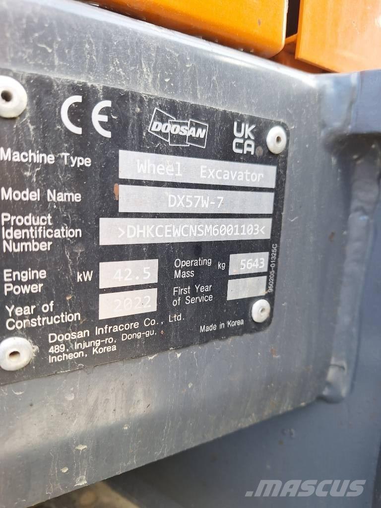 Doosan DX 57 W Escavadoras de rodas