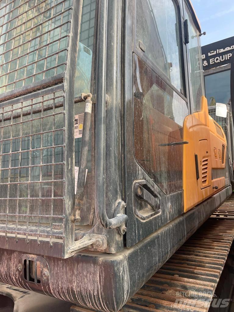 Hyundai HX225S L Escavadoras de rastos