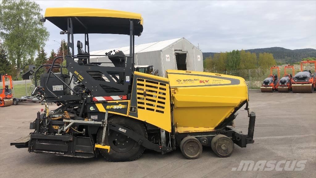 Bomag BF 300 P-2 Pavimentadoras de asfalto