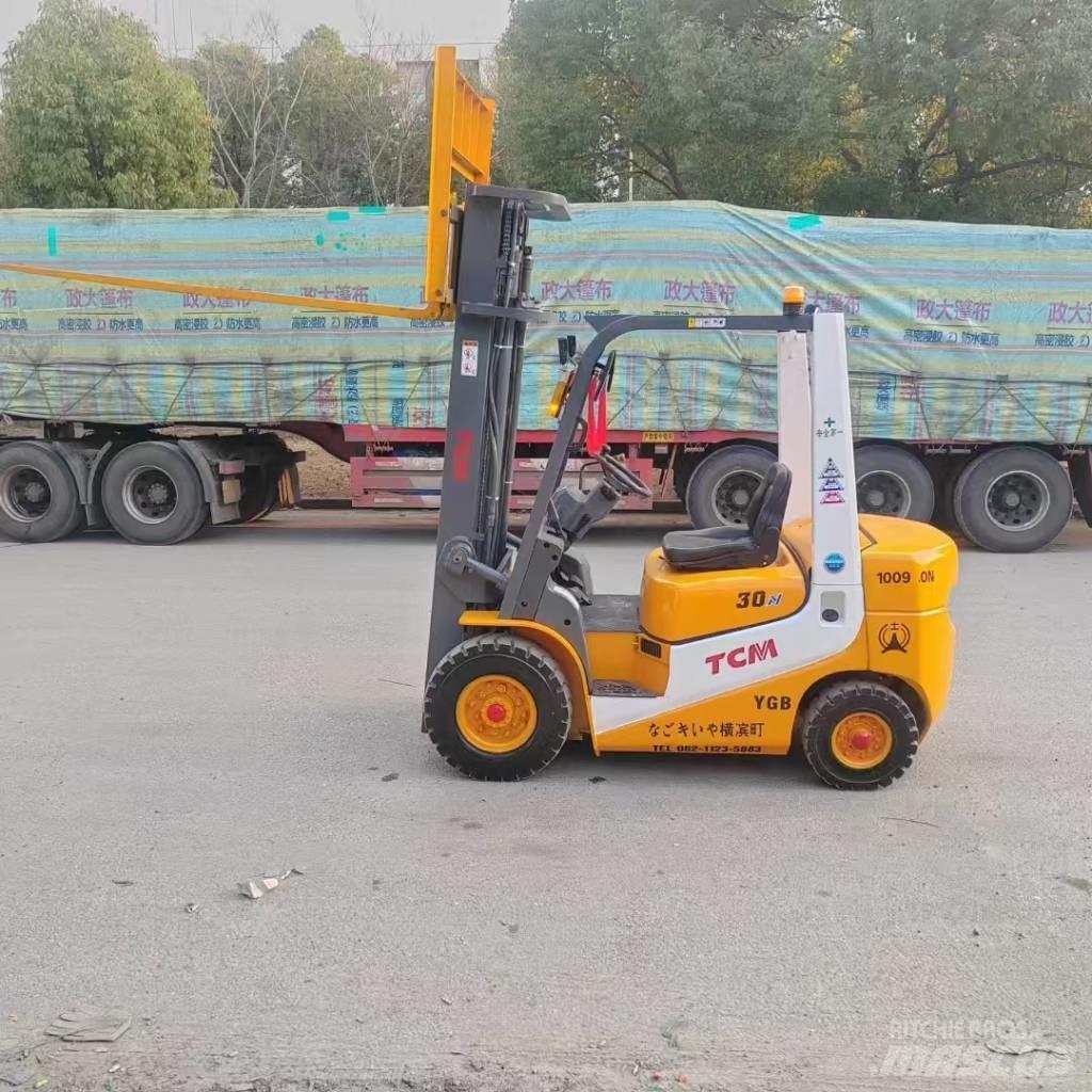 TCM FD30 Empilhadores Elevadores