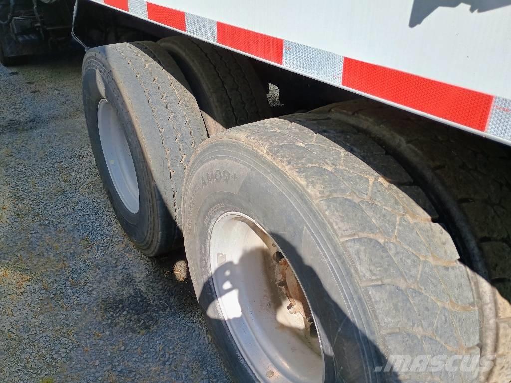 Mack MRU 613 Camiões de lixo