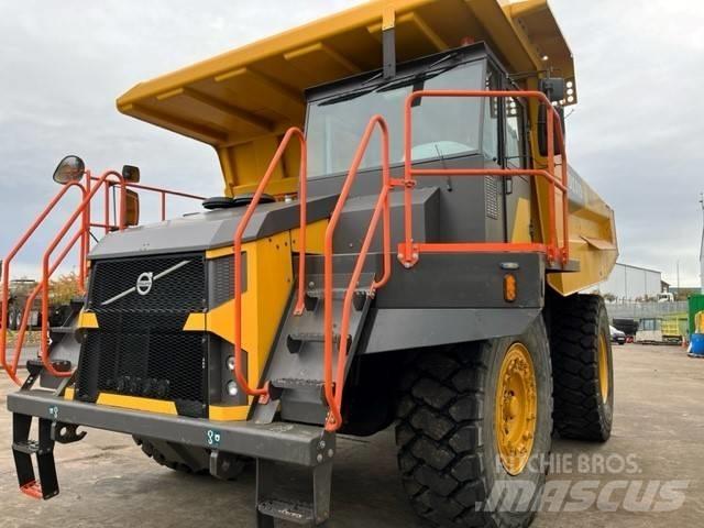 Volvo R60D Camiőes dumper basculantes rígidos