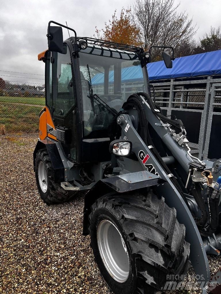 GiANT G3500 Mini carregadoras