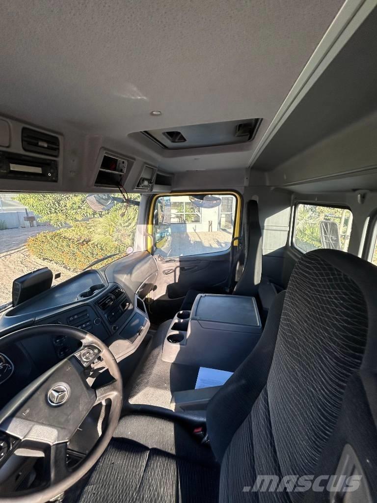 Mercedes-Benz 1530 Contentores de armazenamento