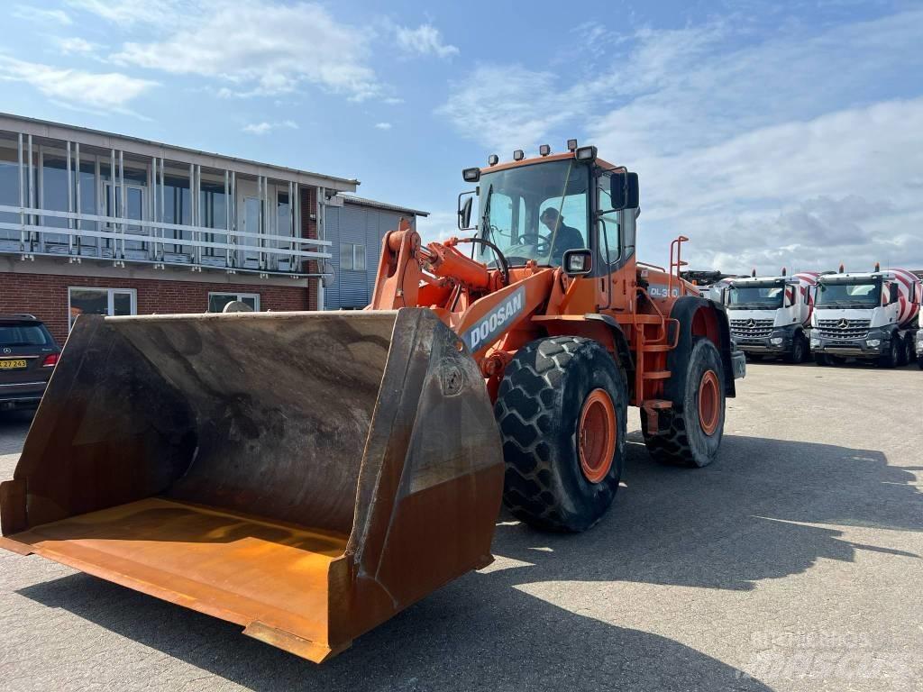 Doosan dl 300 Pás carregadoras de rodas