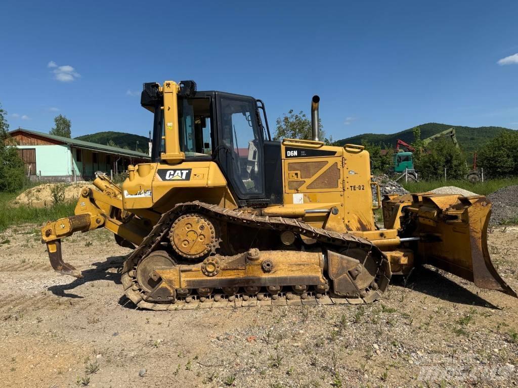 CAT D6N XL Dozers - Tratores rastos
