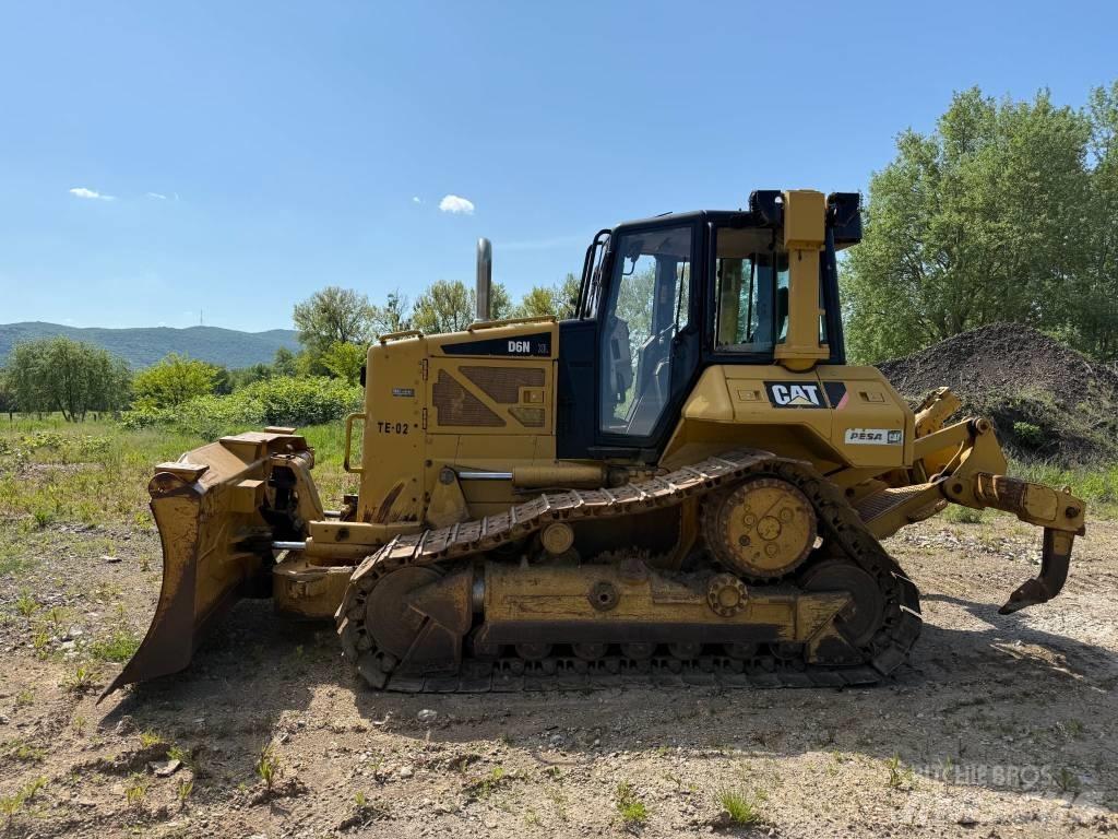 CAT D6N XL Dozers - Tratores rastos