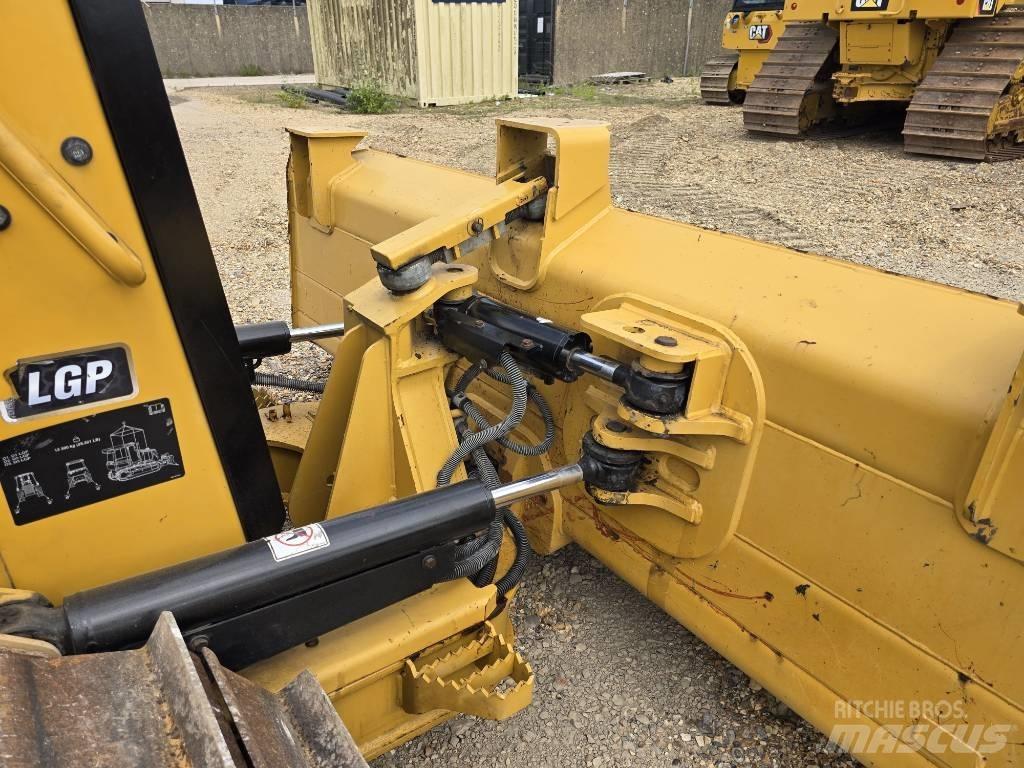 CAT D 3 LGP Dozers - Tratores rastos