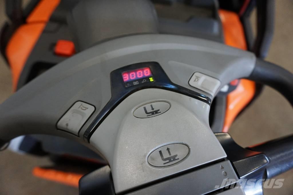 Toyota SPE200D Empilhador para operador externo