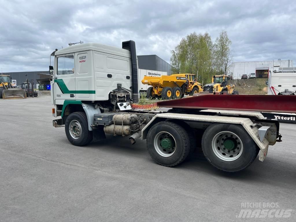 Volvo F 12    Lav km Tractores (camiões)