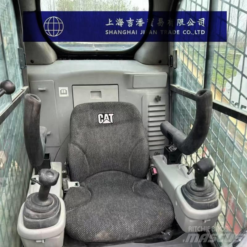 CAT 246 C Carregadoras de direcção deslizante