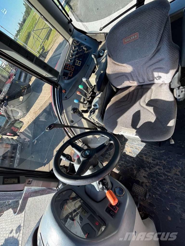 Valtra T 193 Tratores Agrícolas usados