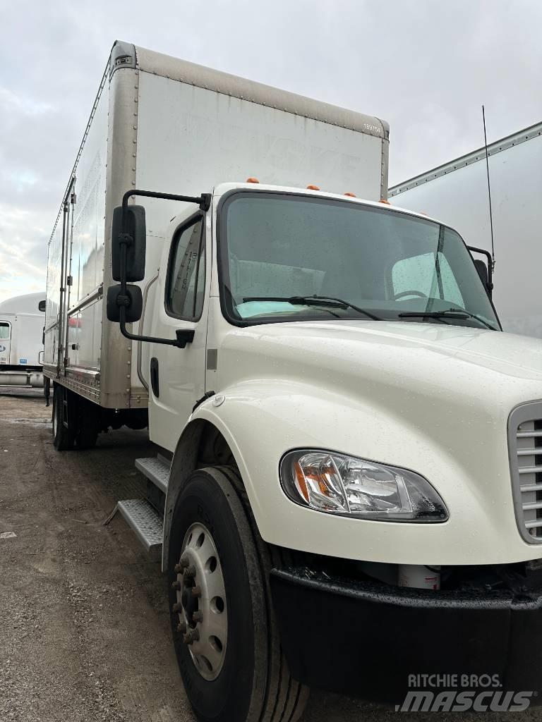 Freightliner M2 106 Camiões de caixa fechada