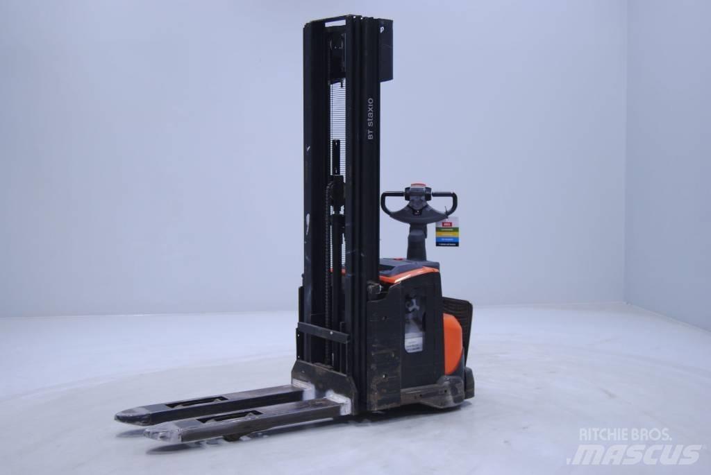 Toyota SWE140L Empilhador para operador externo