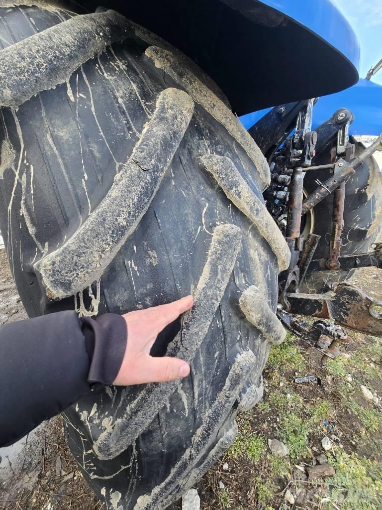 New Holland T 8030 Tratores Agrícolas usados
