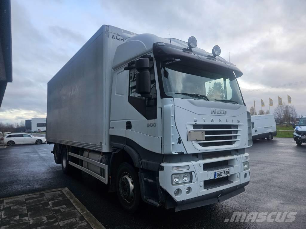 Iveco Stralis 6x2 Camiões de caixa fechada