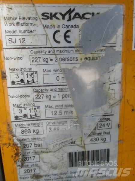 SkyJack SJ 12 Plataformas de Mastro Vertical