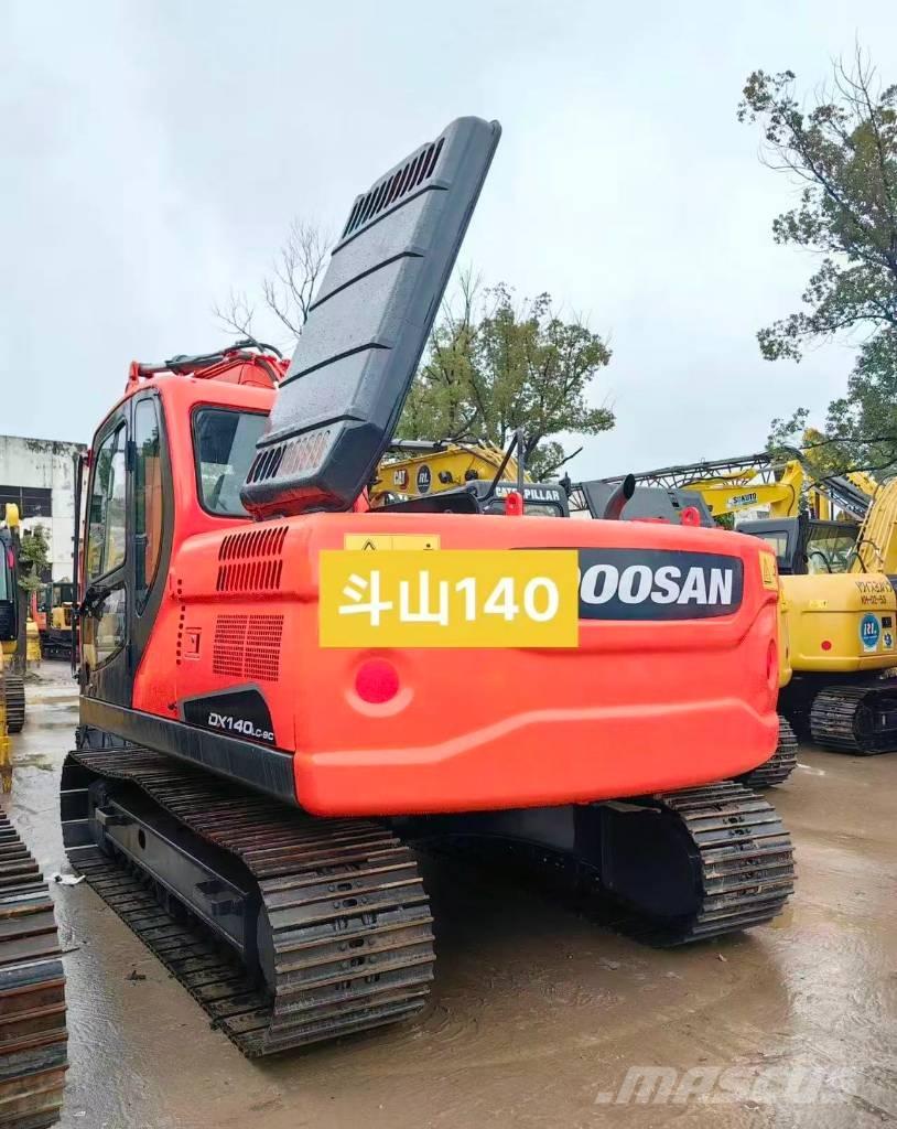 Doosan DX 140 Escavadoras de rastos