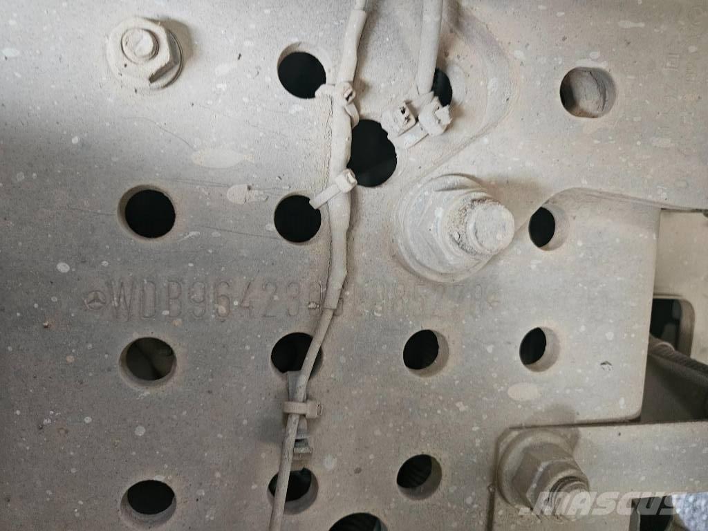 Mercedes-Benz 3951K Dumpers de obras