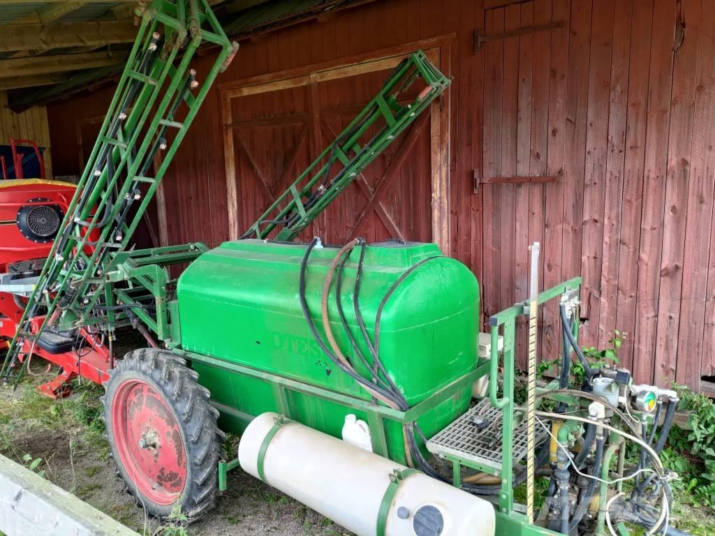 Moteska M2500 Pulverizadores rebocados