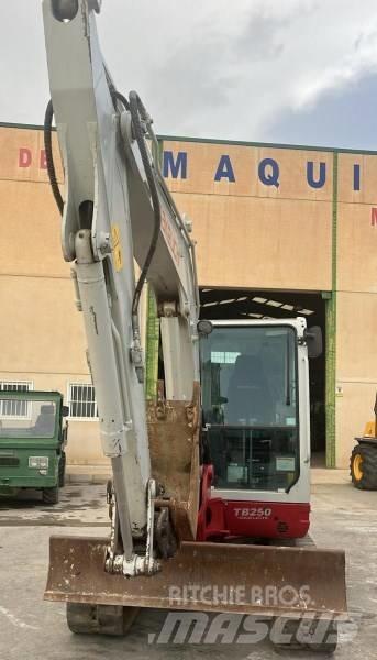 Takeuchi TB 250 Mini Escavadoras <7t