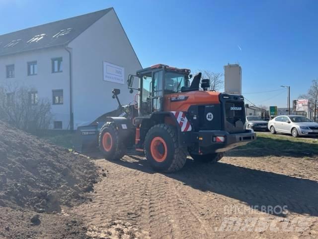 Doosan DL 200 Pás carregadoras de rodas