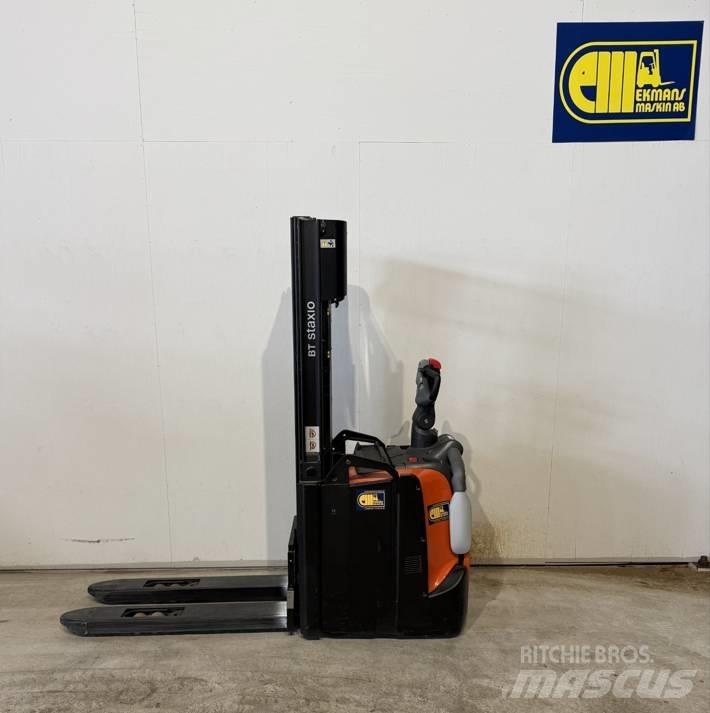 BT Truck SPE 120 L Empilhador para operador externo