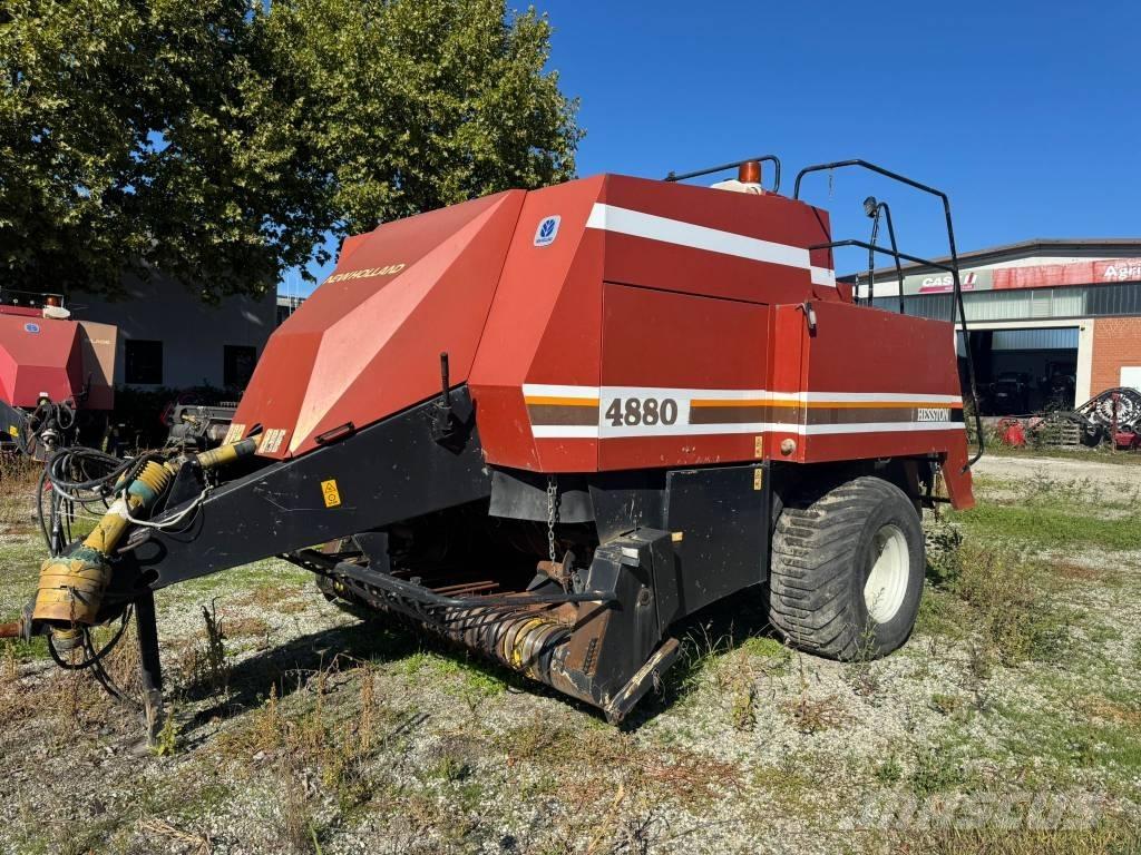 Hesston 4880 Enfardadeira de fardos quadrados