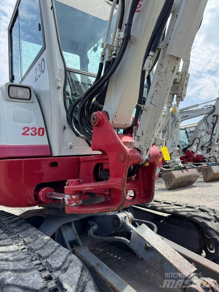 Takeuchi TB 230 Mini Escavadoras <7t