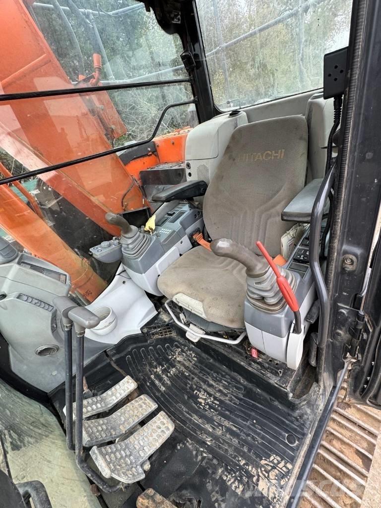 Hitachi ZX 135 US-5B Escavadoras de rastos
