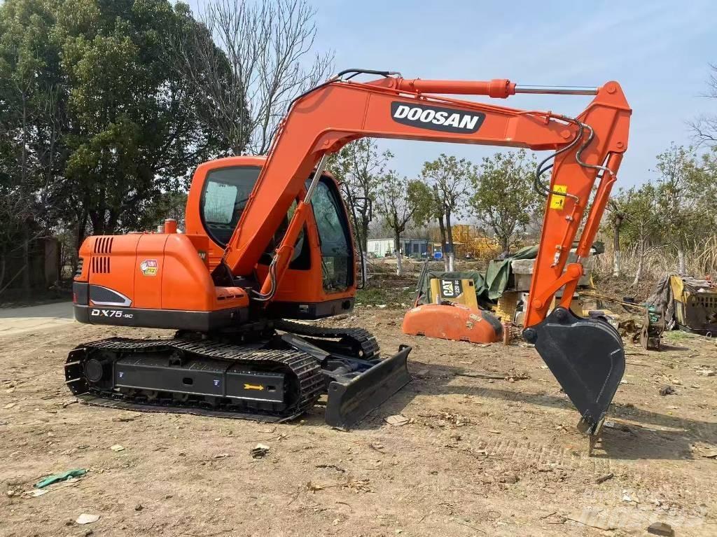 Doosan DX 75-9 C Escavadoras Midi 7t - 12t