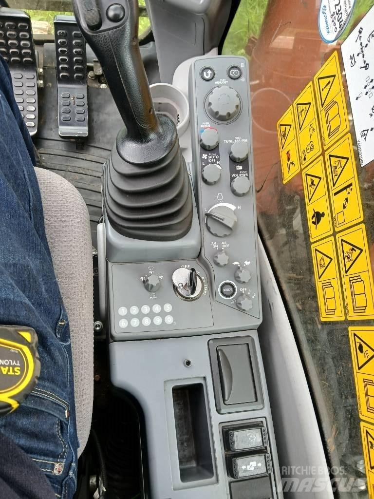 Hitachi ZX 135 US-6 Escavadoras de rastos