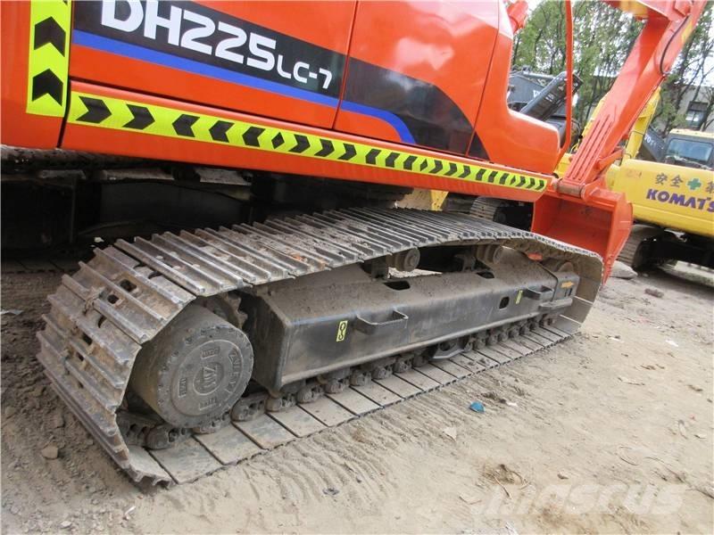 Doosan 225 LC Escavadoras de rastos