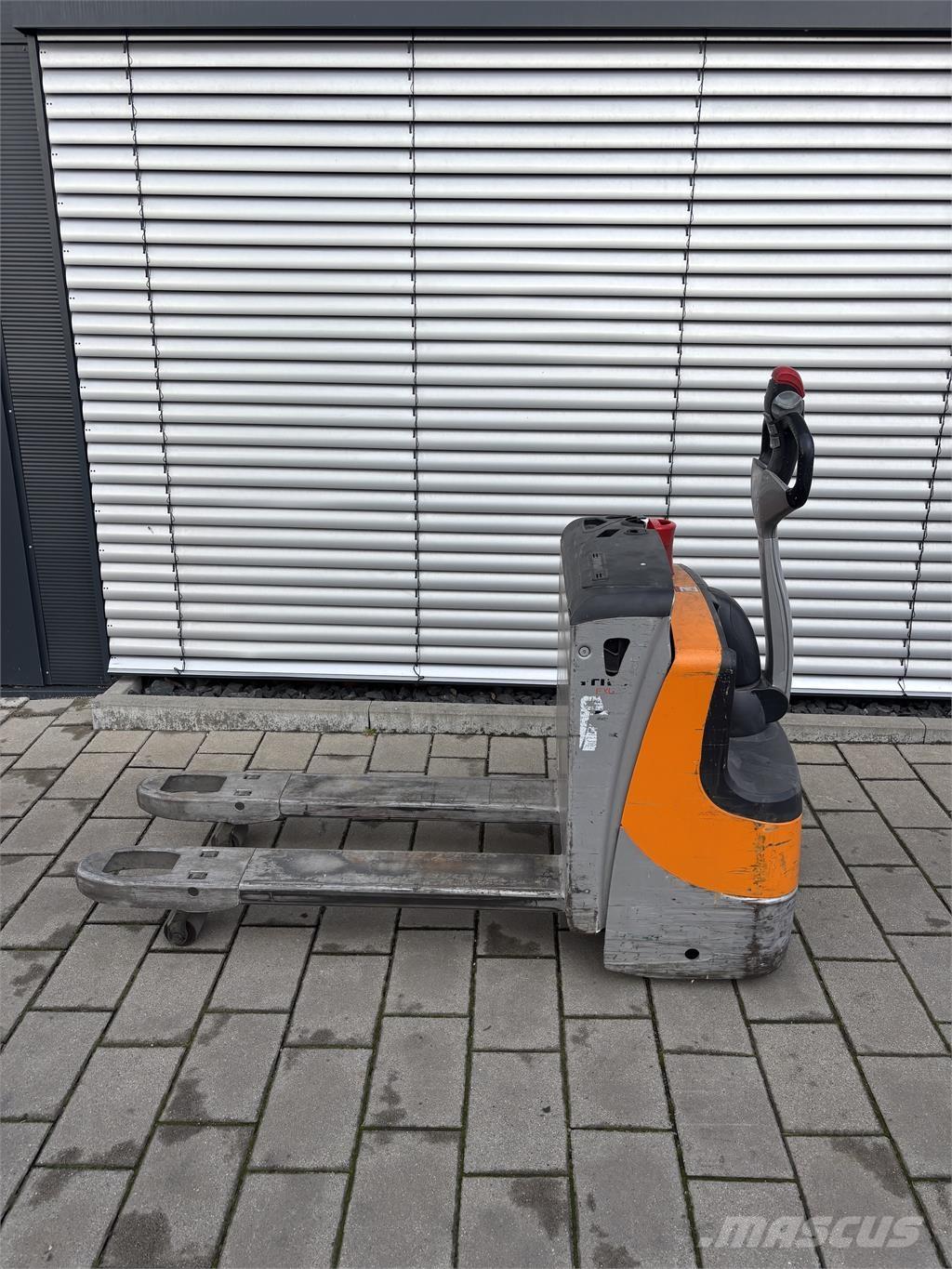 Still EXU16 Empilhador para operador externo