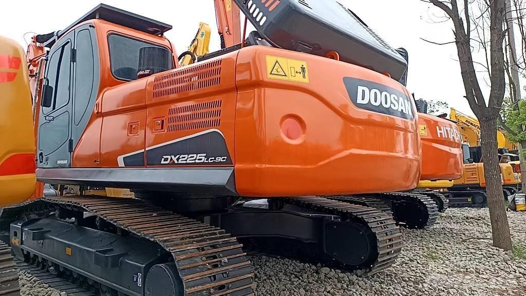 Doosan DX 225 LC Escavadoras de rastos