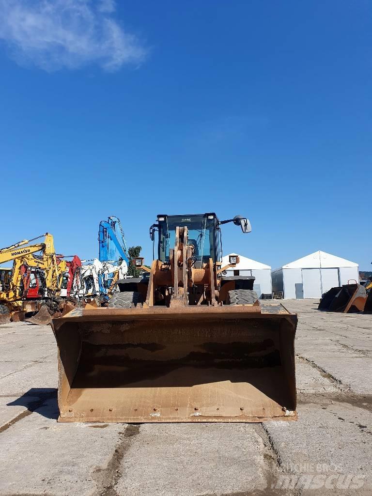 CASE 821 E Pás carregadoras de rodas
