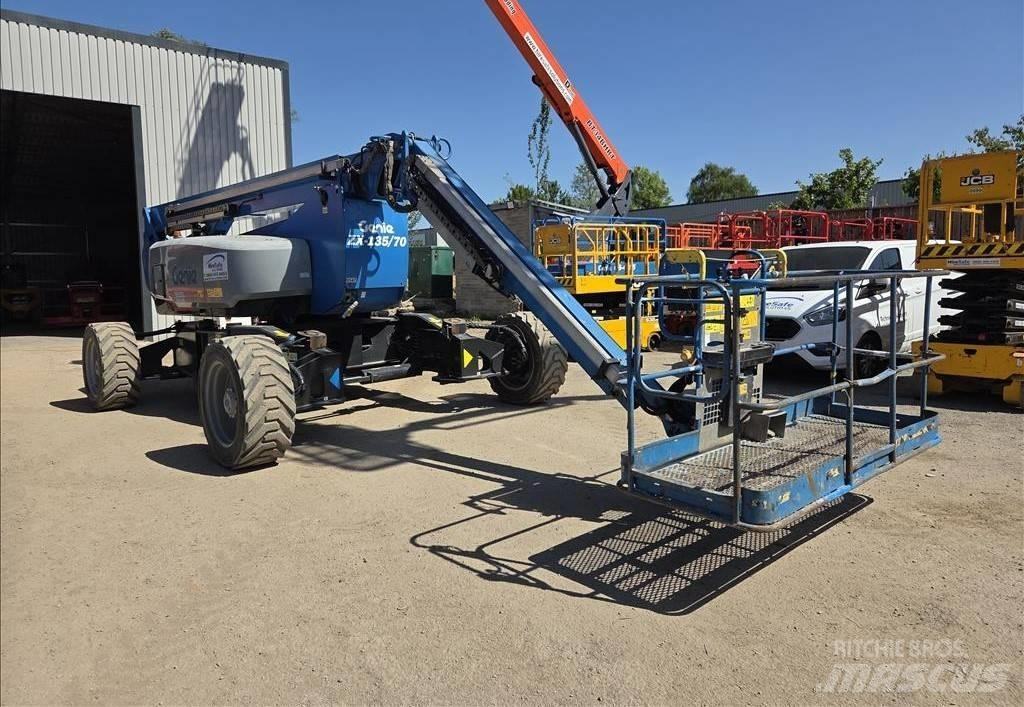 Genie ZX 135/70 Elevadores braços articulados