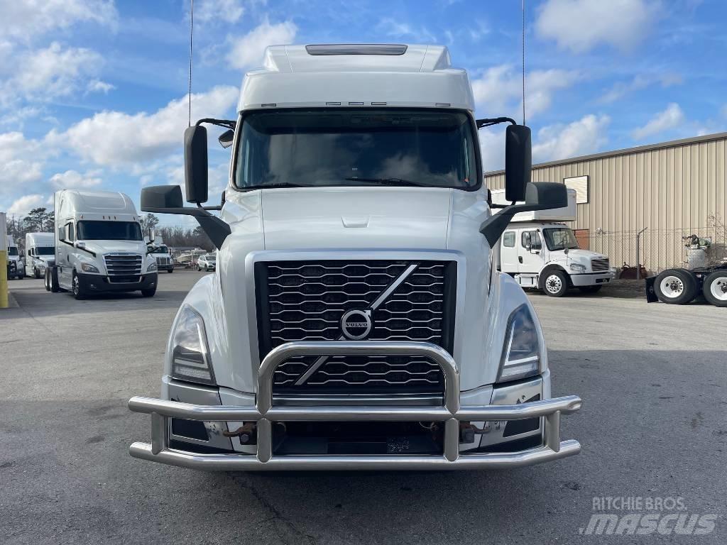 Volvo VNL64T680 Tractores (camiões)