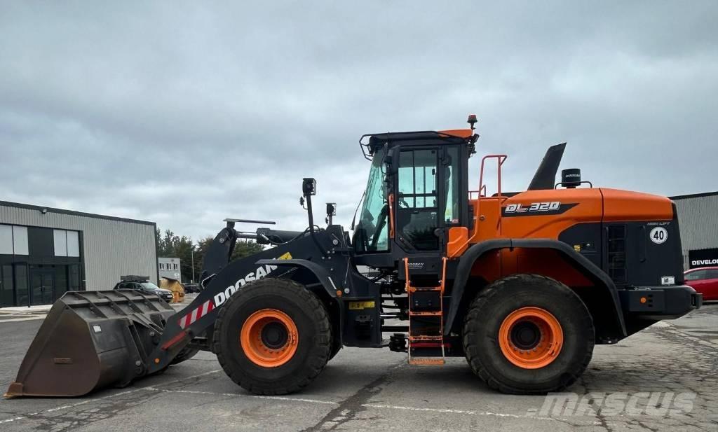Doosan DL 320-7 Pás carregadoras de rodas